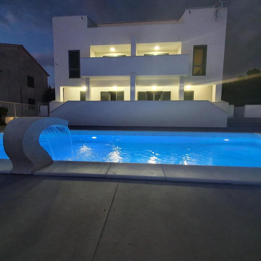 Villa Aquamarine Apartments 노바야 외부 사진